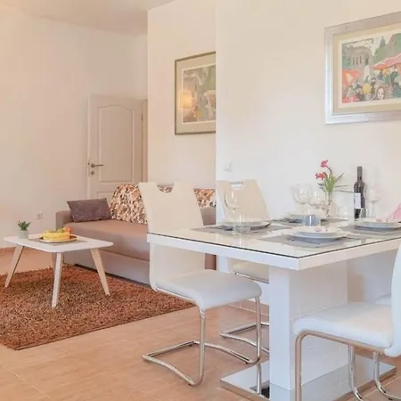 Apartamento Ferienwohnung Fur 5 Personen Ca 50 Qm In Novigrad, Istrien Istrische Riviera *