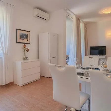 Ferienwohnung Fur 5 Personen Ca 50 Qm In Novigrad, Istrien Istrische Riviera Apartamento *
