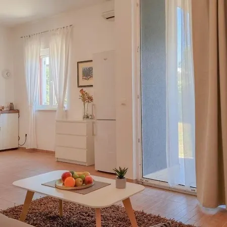 Ferienwohnung Fur 5 Personen Ca 50 Qm In Novigrad, Istrien Istrische Riviera Apartamento