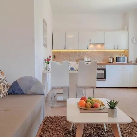 Ferienwohnung Fur 5 Personen Ca 50 Qm In Novigrad, Istrien Istrische Riviera Apartamento